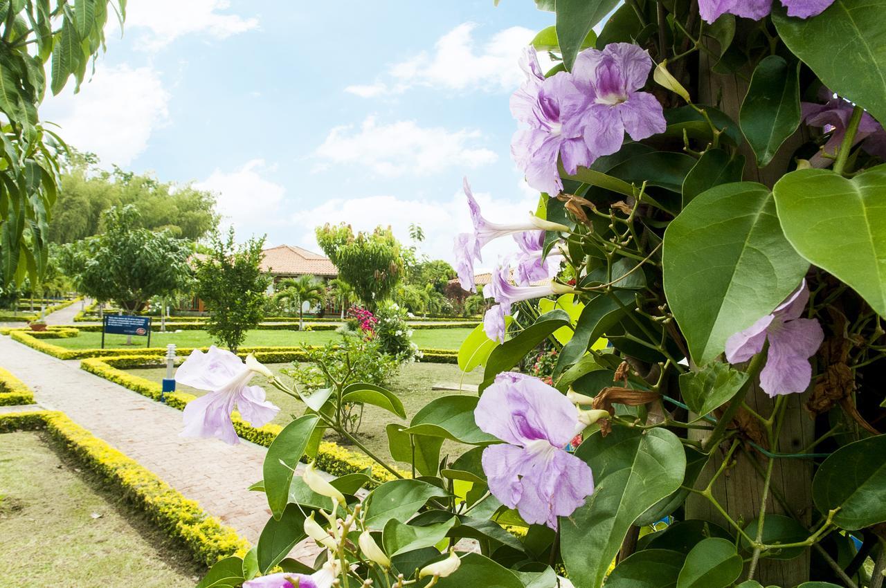 Hotel Campestre Tardes Calenas Yumbo Bagian luar foto