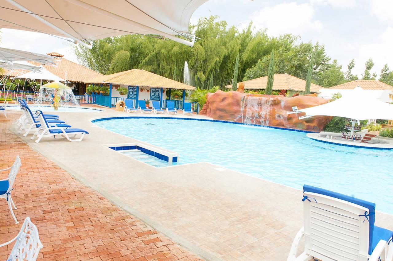 Hotel Campestre Tardes Calenas Yumbo Bagian luar foto