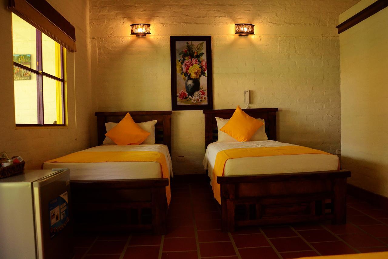 Hotel Campestre Tardes Calenas Yumbo Bagian luar foto