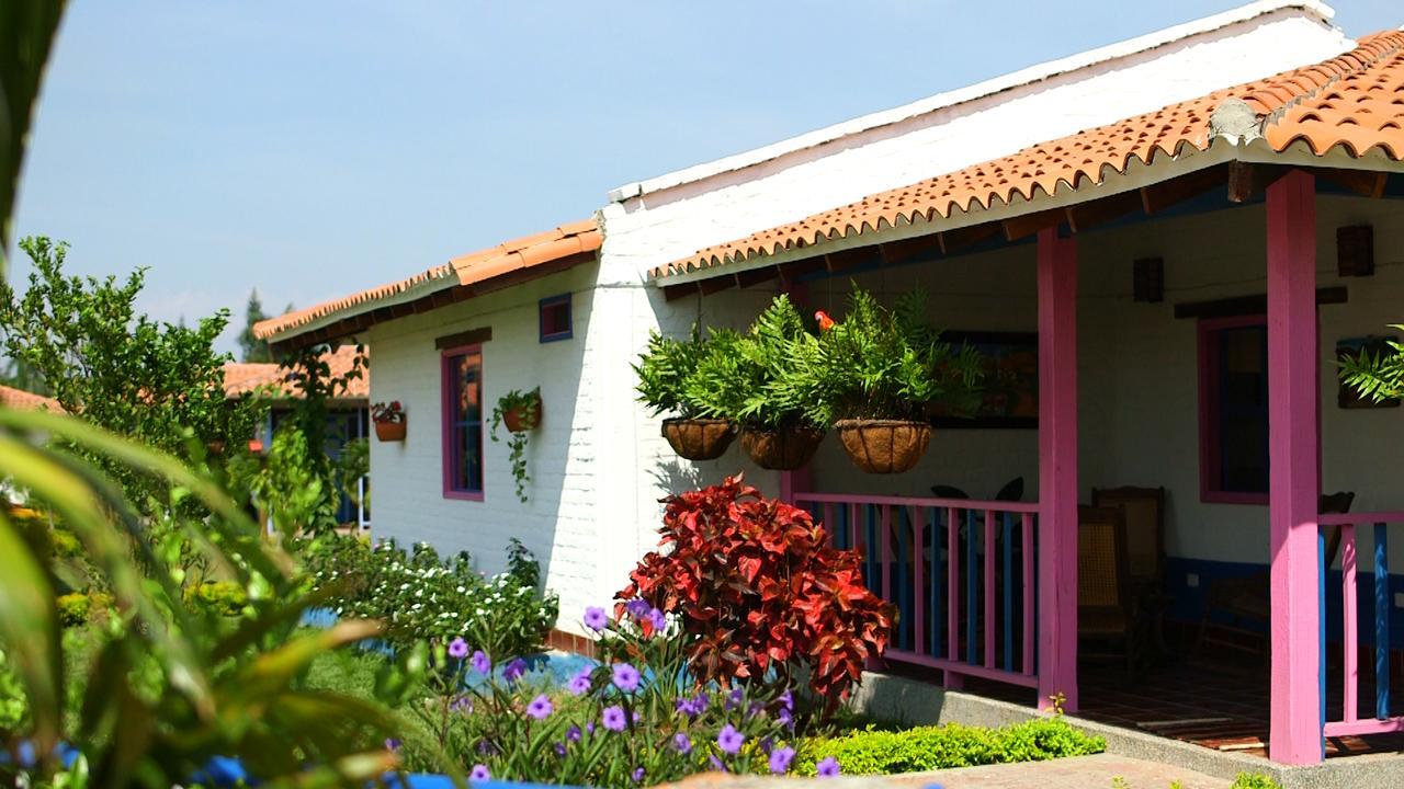 Hotel Campestre Tardes Calenas Yumbo Bagian luar foto
