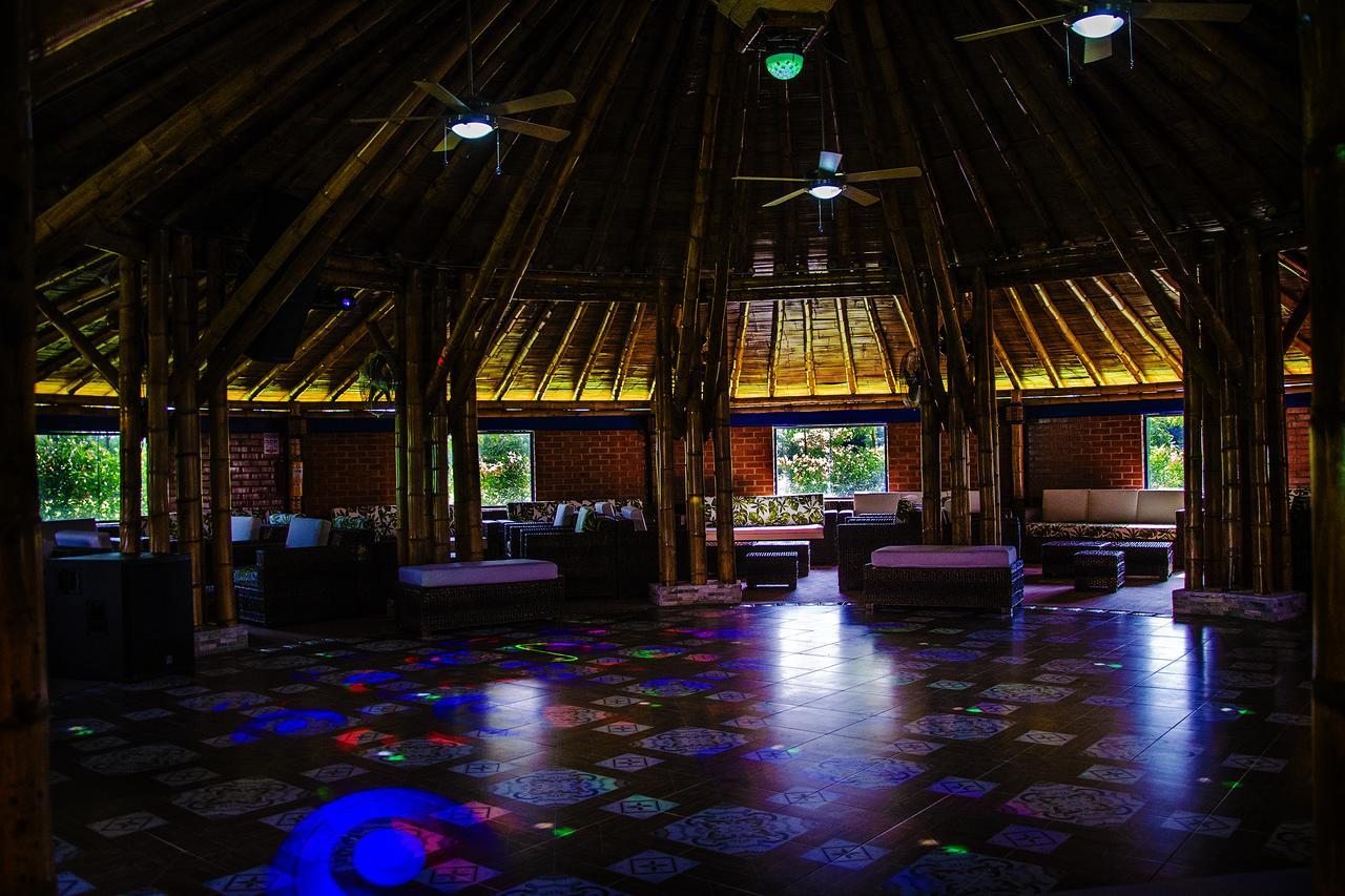 Hotel Campestre Tardes Calenas Yumbo Bagian luar foto