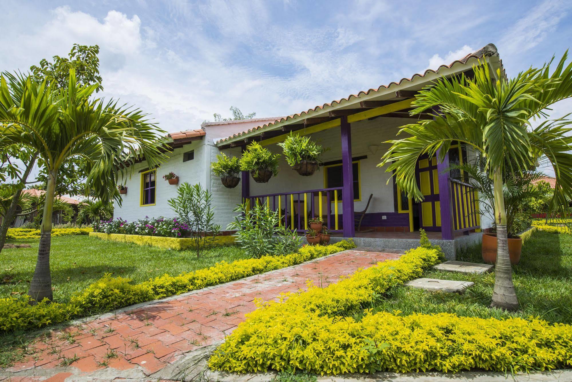 Hotel Campestre Tardes Calenas Yumbo Bagian luar foto