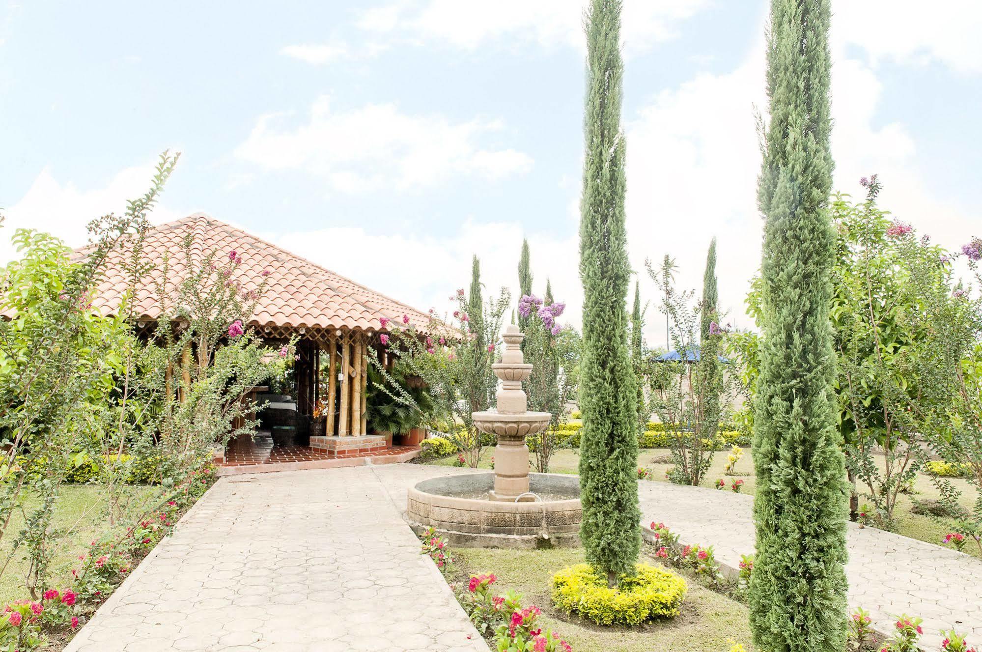 Hotel Campestre Tardes Calenas Yumbo Bagian luar foto