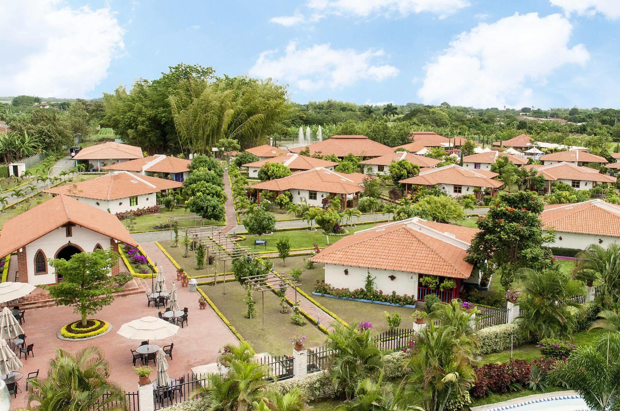 Hotel Campestre Tardes Calenas Yumbo Bagian luar foto